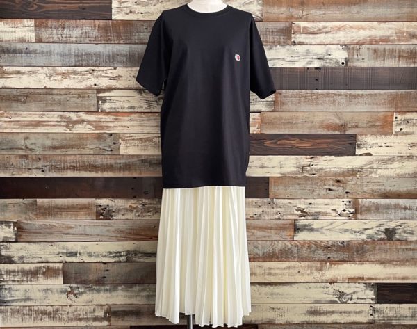 AULA AILA(アウラアイラ)/フルーツオブザルーム×AULA AILAコラボTシャツ/ブラックコーディネート