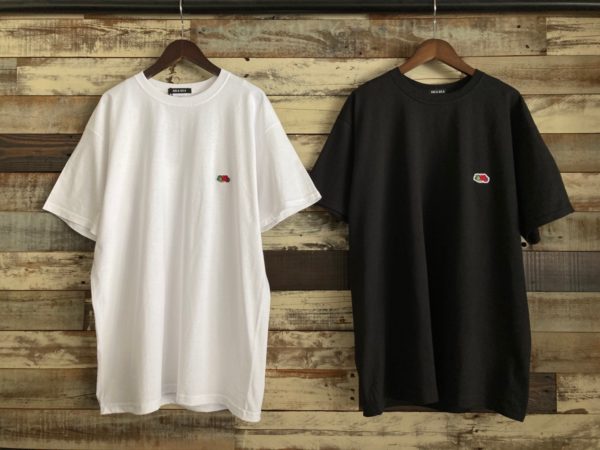 AULA AILA(アウラアイラ)/フルーツオブザルーム×AULA AILAコラボバックロゴTシャツ