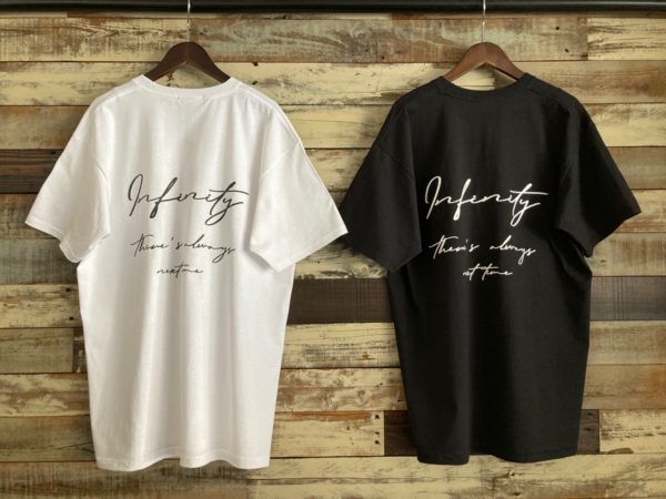 AULA AILA(アウラアイラ)/フルーツオブザルーム×AULA AILAコラボTシャツ/バックシルエット