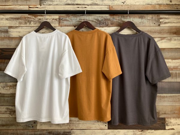 ロゴプリントTシャツ/バック