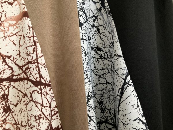 OSMOSIS(オズモーシス)/バックフレアーワンピース/アップ